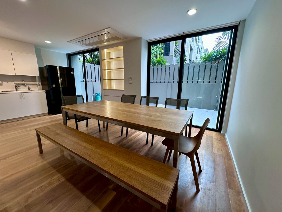 For RentTownhomePattanakan, Srinakarin : RH070225 For rent, 3-storey townhouse, 5 bedrooms, Noble Cube Phatthanakan