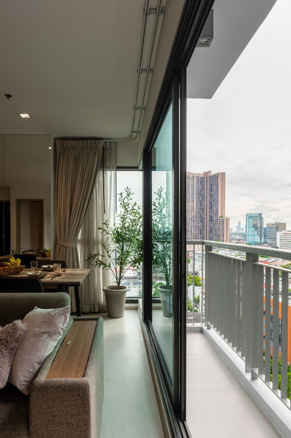 ขายคอนโดสุขุมวิท อโศก ทองหล่อ : 💥 ด่วน! 📌 ถูกกว่าตลาด!  คอนโด Rhythm Sukhumvit 36-38 ห้องมุม 📍 300 เมตรจาก BTS ทองหล่อ 💥