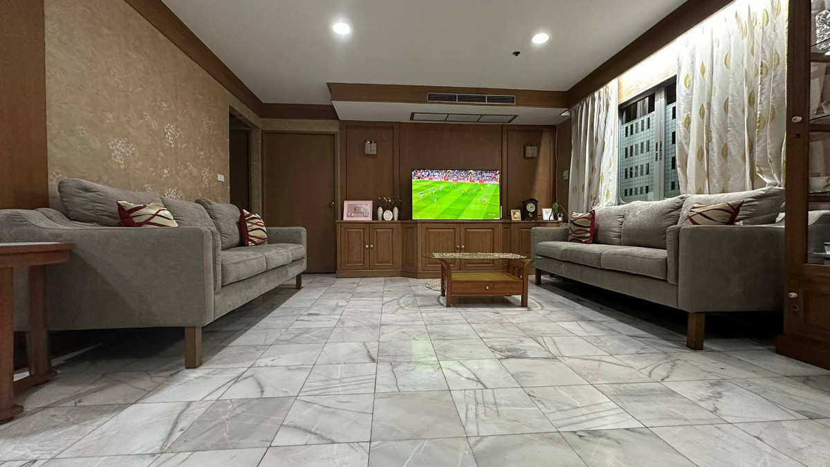 ให้เช่าคอนโดวิทยุ ชิดลม หลังสวน : - 2 ห้องนอน 2 ห้องน้ำ 1ห้องนั่งเล่น (เฟอร์นิเจอร์ครบ)
- ห้องขนาด 111.85 ตร.ม. 
- สัญญาขั้นต่ำ 6 เดือนขึ้นไป 
- มัดจำ 2 เดือน ล่วงหน้า 1 เดือน  
- ค่าเช่า 35,000 บาท/เดือน  ต่อรองได้
- ใกล้ห้างเซ็นทรัลเอ็มบาสซี่ , BTS เพลินจิต 850 เมตร