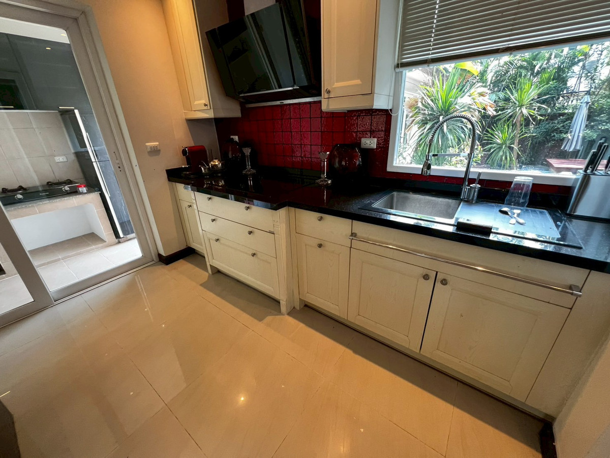 For RentHouseNonthaburi, Bang Yai, Bangbuathong : house 130 sq.wah, opposite Denla British (DBS), 4 bedrooms, 4 bathrooms, maid's room, fully furnished.