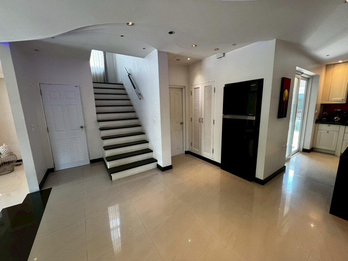 For RentHouseNonthaburi, Bang Yai, Bangbuathong : house 130 sq.wah, opposite Denla British (DBS), 4 bedrooms, 4 bathrooms, maid's room, fully furnished.