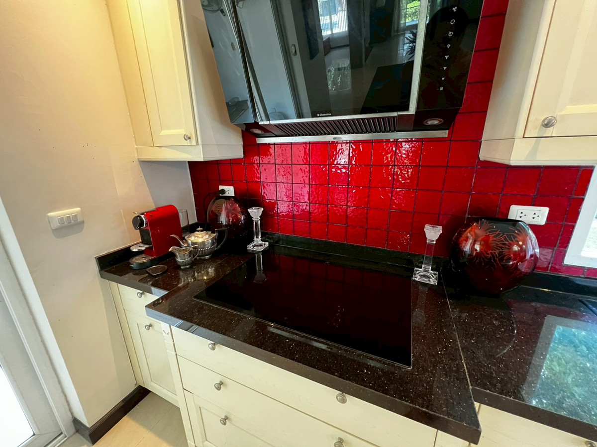 For RentHouseNonthaburi, Bang Yai, Bangbuathong : house 130 sq.wah, opposite Denla British (DBS), 4 bedrooms, 4 bathrooms, maid's room, fully furnished.