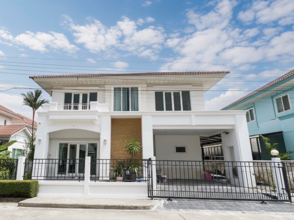 For RentHouseNonthaburi, Bang Yai, Bangbuathong : home on Ratchaphruek Road, 4 bedrooms, 3 bathrooms, newly renovated, can add more furniture 