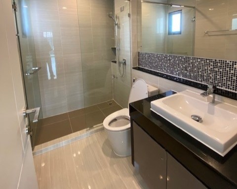 ขายบ้านนวมินทร์ รามอินทรา : 🔥ขายด่วน + 🔥บุราสิริวัชรพล 5 ห้องนอน 5 ห้องน้ำ ใกล้ทางขึ้นทางด่วนรามอินทรา-อาจณรงค์