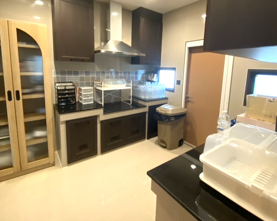 For RentHousePattanakan, Srinakarin : 🔥For urgent rent+🔥Setthasiri Pattanakarn located next to Pattanakarn Road, near ARL Hua Mak, fully furnished, ready to move in