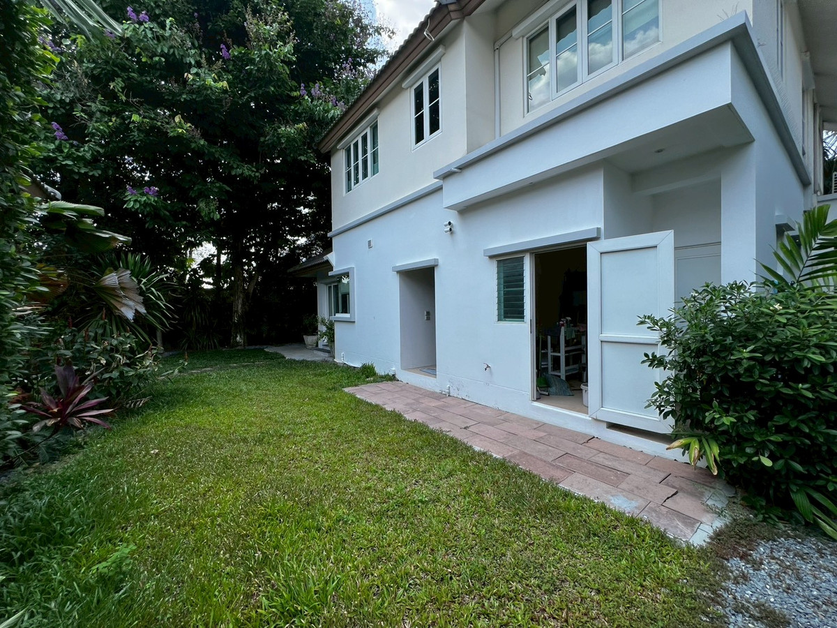 For RentHouseNonthaburi, Bang Yai, Bangbuathong : house 130 sq.wah, opposite Denla British (DBS), 4 bedrooms, 4 bathrooms, maid's room, fully furnished.