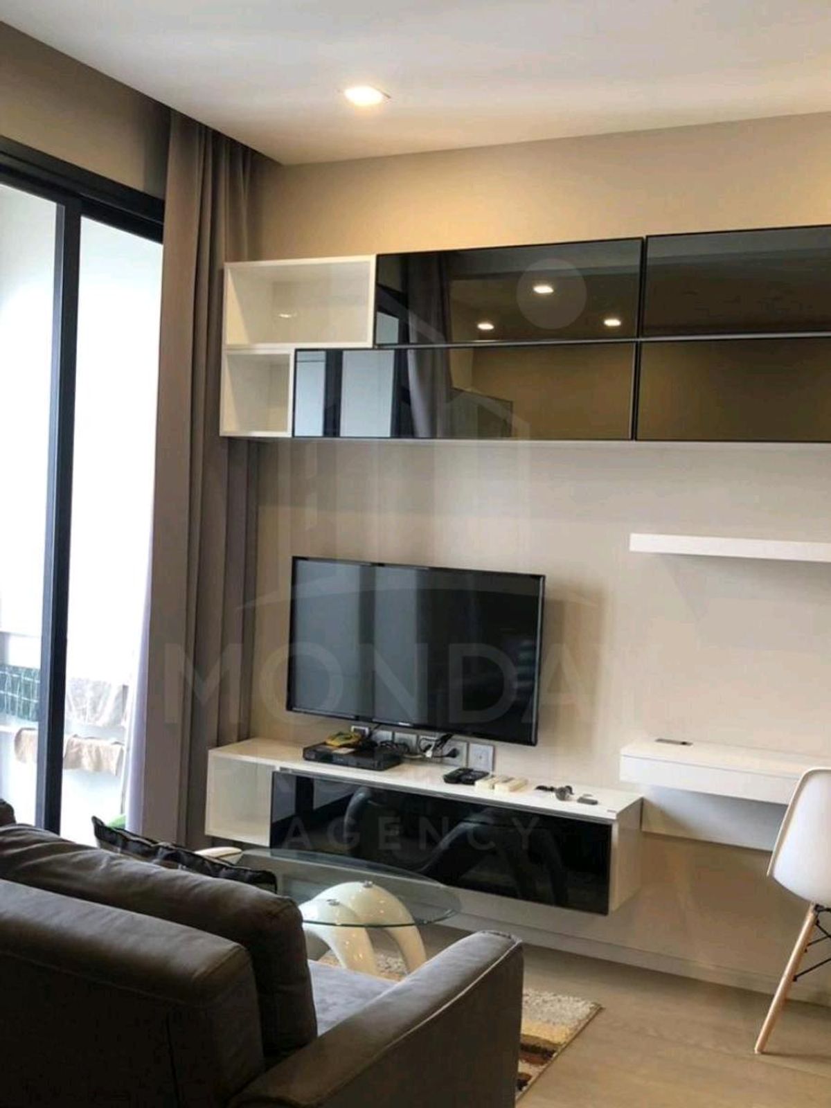 ให้เช่าคอนโดสุขุมวิท อโศก ทองหล่อ : Urgent rent! Ashton Asoke Condo BTS-Asoke, Khlong Toei Nuea, Wattana, Bangkok