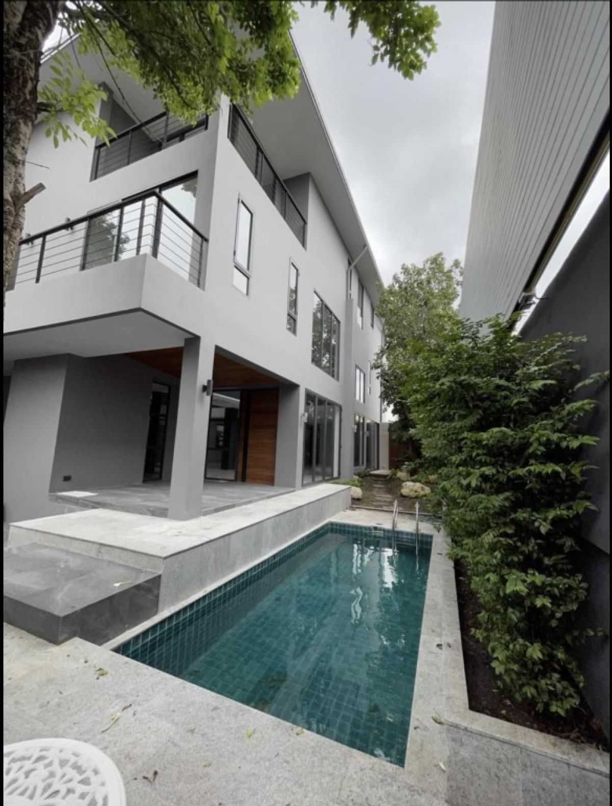 ให้เช่าบ้านสุขุมวิท อโศก ทองหล่อ : Single Family Home with Private Pool for Rent on Sukhumvit71