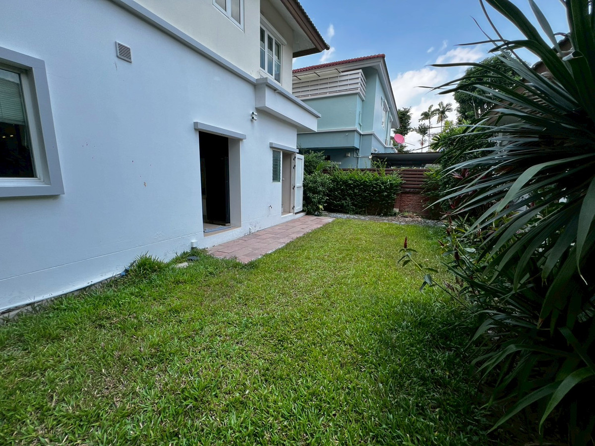 For RentHouseNonthaburi, Bang Yai, Bangbuathong : house 130 sq.wah, opposite Denla British (DBS), 4 bedrooms, 4 bathrooms, maid's room, fully furnished.