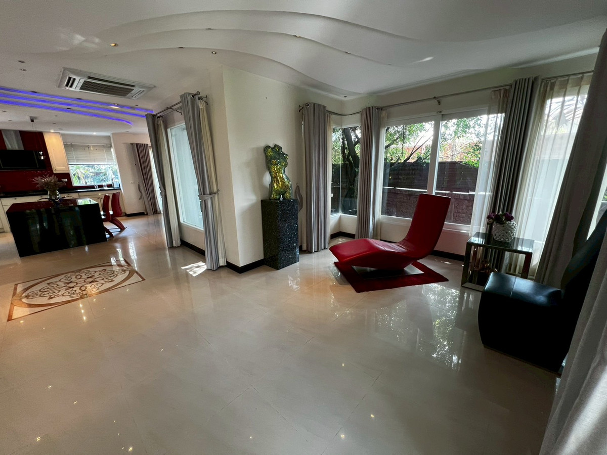 For RentHouseNonthaburi, Bang Yai, Bangbuathong : house 130 sq.wah, opposite Denla British (DBS), 4 bedrooms, 4 bathrooms, maid's room, fully furnished.