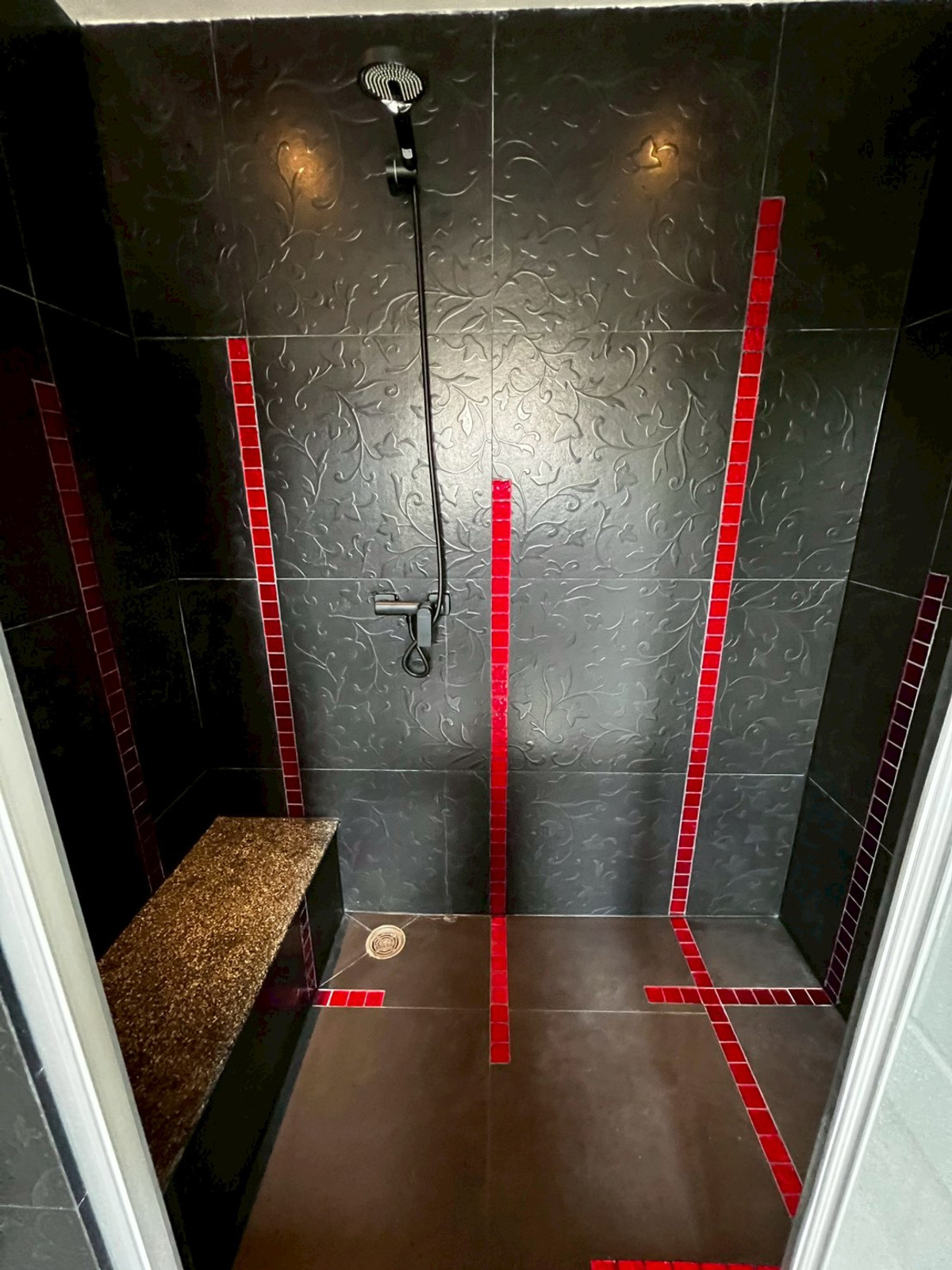 For RentHouseNonthaburi, Bang Yai, Bangbuathong : house 130 sq.wah, opposite Denla British (DBS), 4 bedrooms, 4 bathrooms, maid's room, fully furnished.