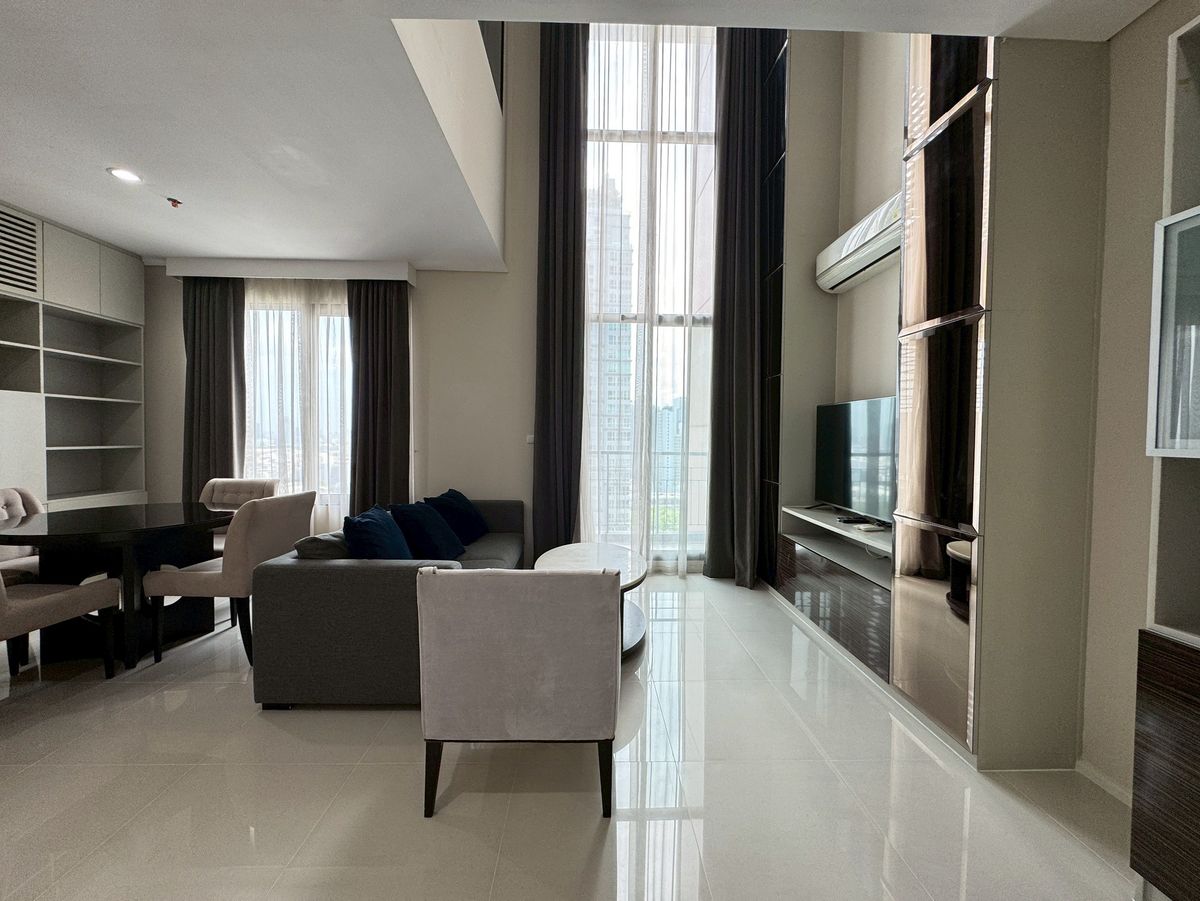 ให้เช่าคอนโดพระราม 9 เพชรบุรีตัดใหม่ RCA : เช่าด่วน! Villa Asoke 1ห้องนอน Duplex แต่งหรู เฟอร์ครบ ทำเล MRT เพชรบุรี