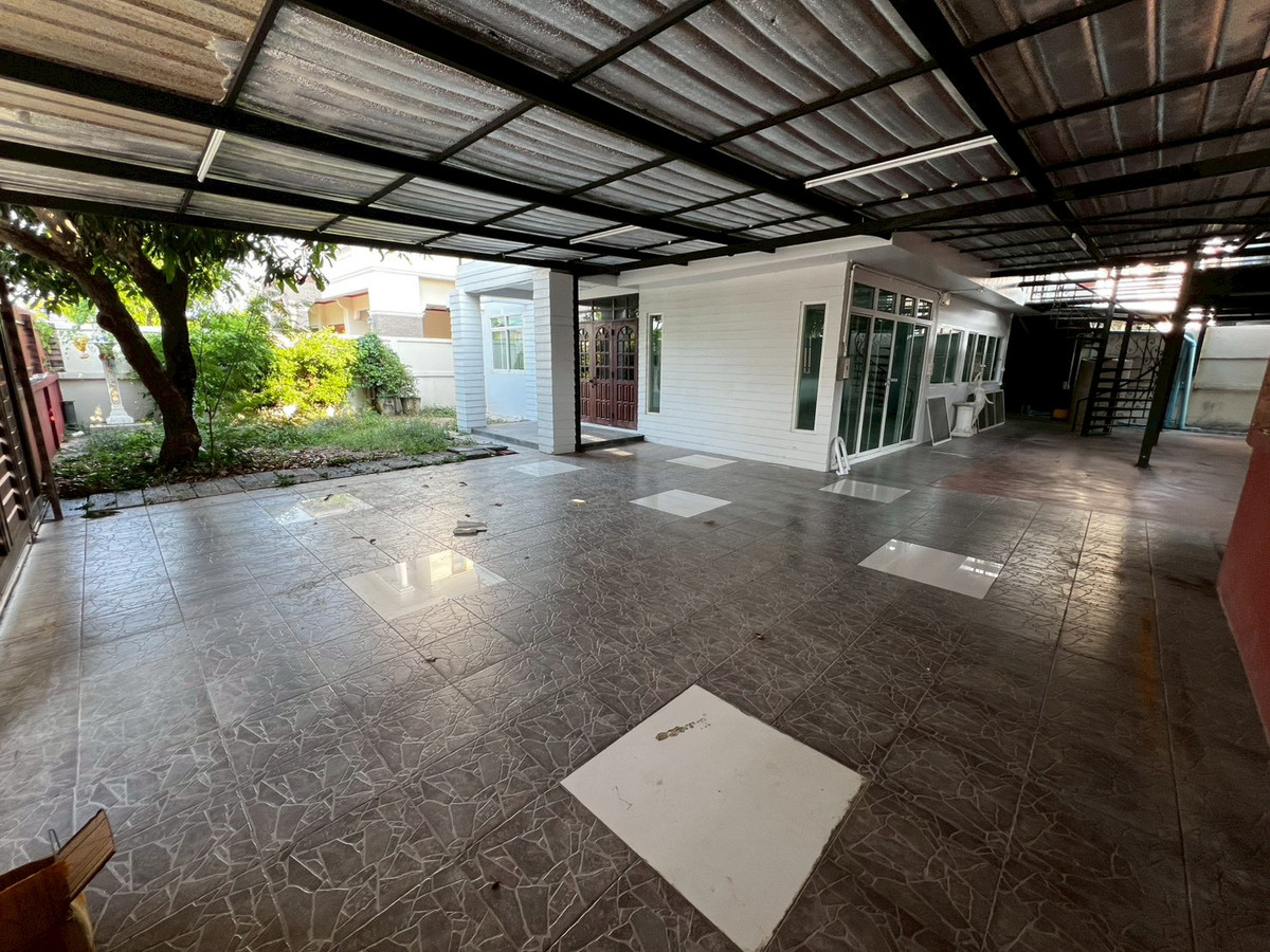 For RentHouseNonthaburi, Bang Yai, Bangbuathong : 5bedroom house, 91 sq.wa., near the BTS and Nonthaburi Government Center. Suitable for company registration.