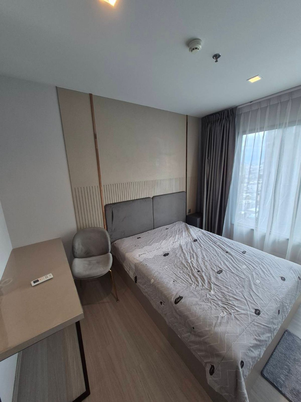 ให้เช่าคอนโดพระราม 9 เพชรบุรีตัดใหม่ RCA : For Rent Condo Life Asoke - Rama 9 fully furnished (S15-2696)