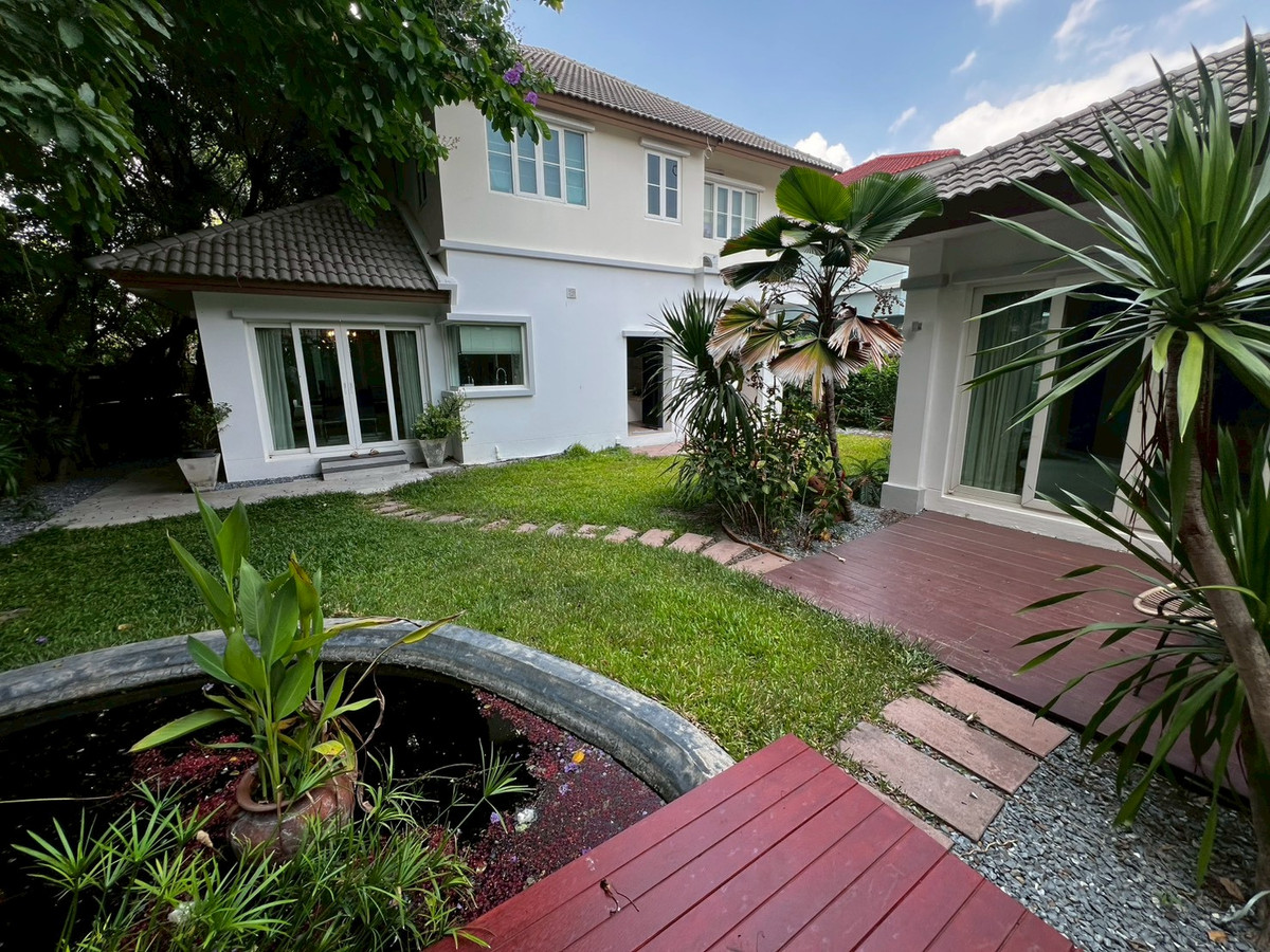 For RentHouseNonthaburi, Bang Yai, Bangbuathong : house 130 sq.wah, opposite Denla British (DBS), 4 bedrooms, 4 bathrooms, maid's room, fully furnished.