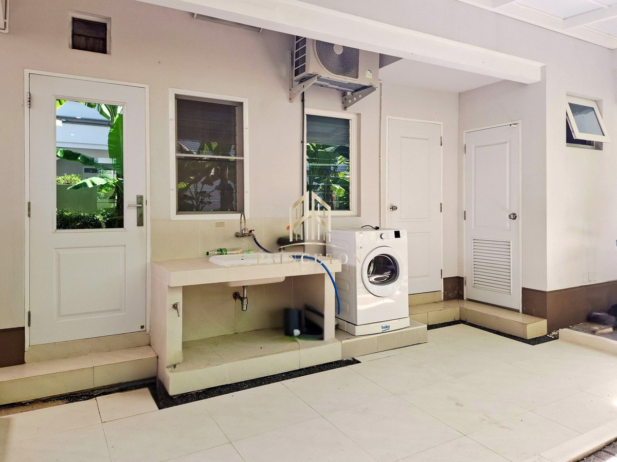 For RentHouseBangna, Bearing, Lasalle :  House for rent Nantawan Bangna Km. 7 near Mega Bangna 