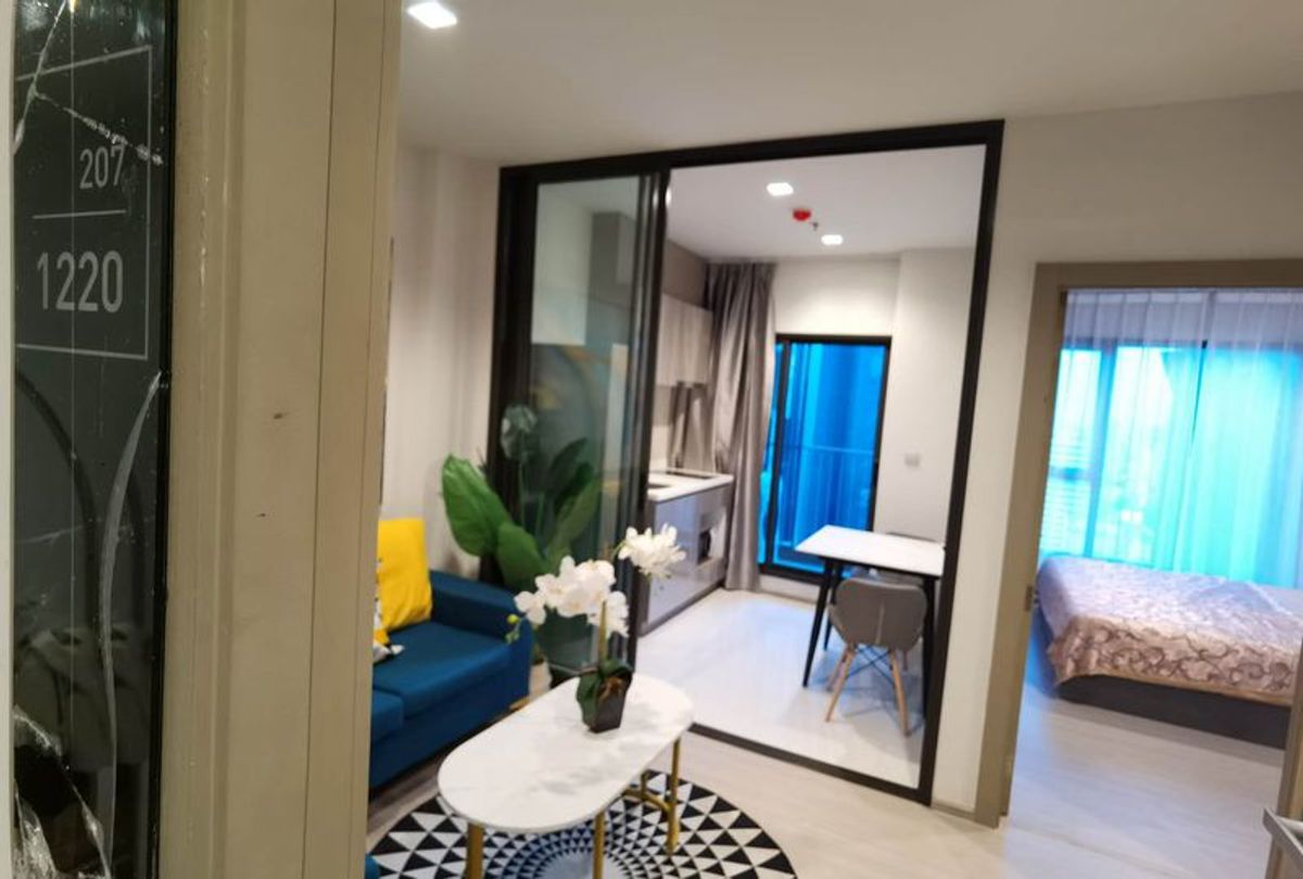 ให้เช่าคอนโดพระราม 9 เพชรบุรีตัดใหม่ RCA : Rent Life asoke rama9 1bed 1 bath 39Floor 32sqm Price 18,000 