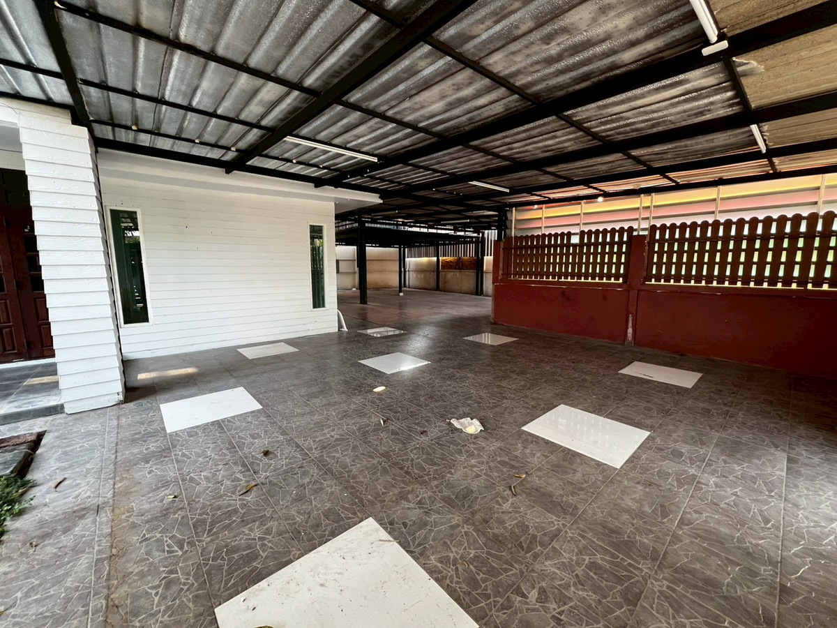 For RentHouseNonthaburi, Bang Yai, Bangbuathong : 5bedroom house, 91 sq.wa., near the BTS and Nonthaburi Government Center. Suitable for company registration.