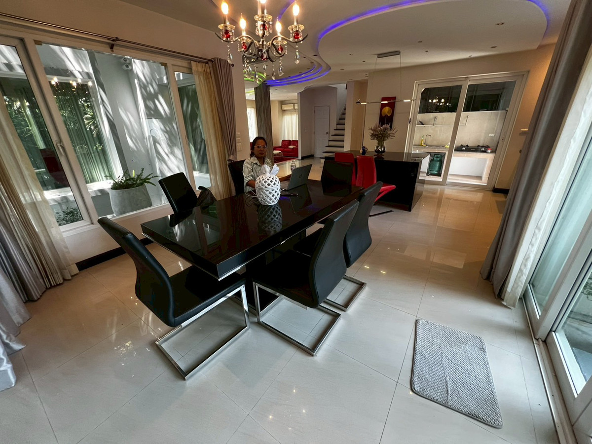 For RentHouseNonthaburi, Bang Yai, Bangbuathong : house 130 sq.wah, opposite Denla British (DBS), 4 bedrooms, 4 bathrooms, maid's room, fully furnished.