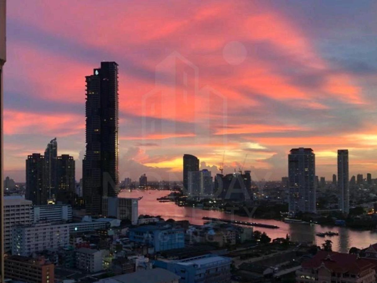 ขายคอนโดพระราม 9 เพชรบุรีตัดใหม่ RCA : Urgent sale! Condo Rum Sathorn BTS-Saphan Taksin Thungmahamek, Sathorn District, Bangkok