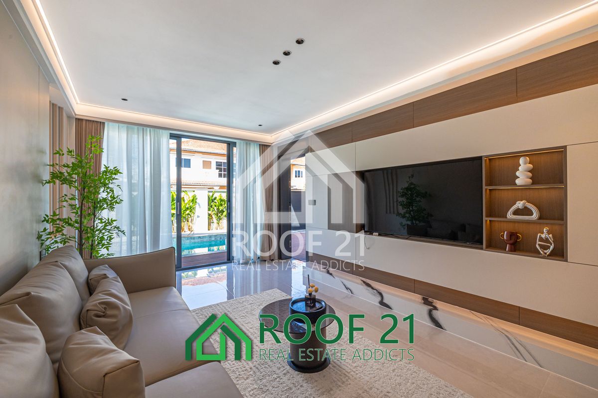 For SalePattaya, Bangsaen, Chonburi : Spacious 6-Bedroom Family Villa with Private Pool Near Central Pattaya