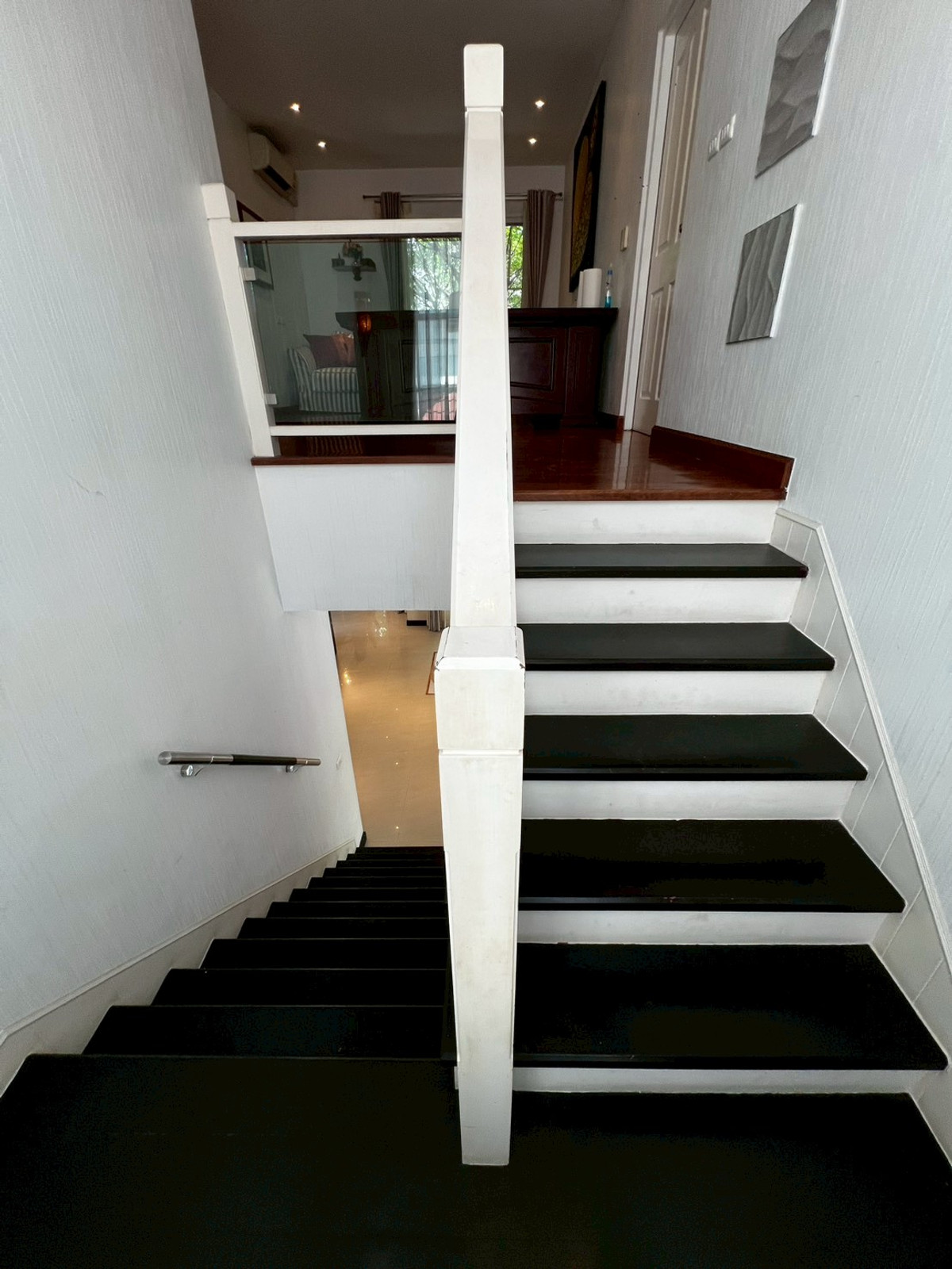 For RentHouseNonthaburi, Bang Yai, Bangbuathong : house 130 sq.wah, opposite Denla British (DBS), 4 bedrooms, 4 bathrooms, maid's room, fully furnished.