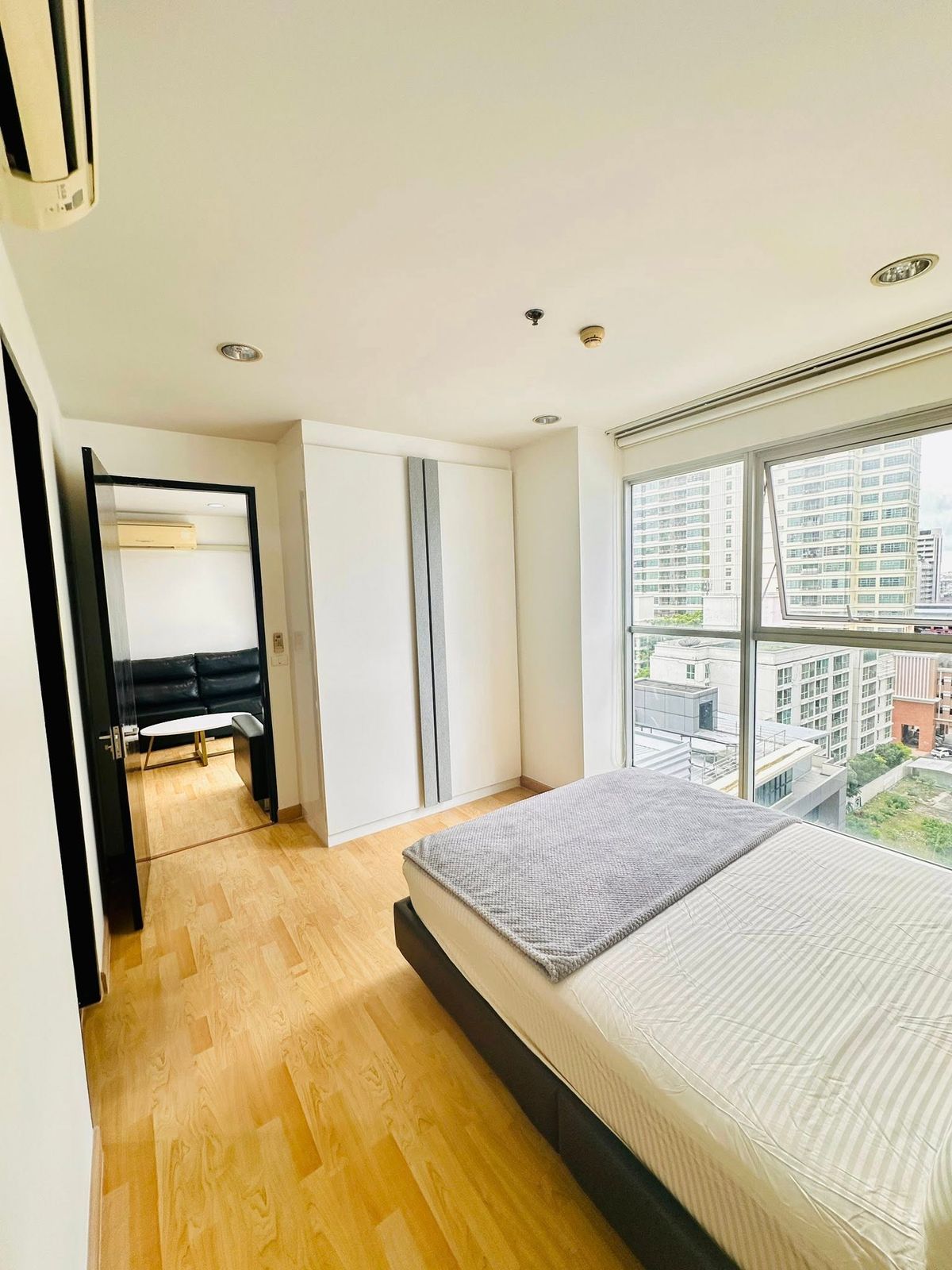 For RentCondoRatchathewi,Phayathai : 🍀 For rent, Siam 🍀 Interested in LINE @Zcondo (with @lead) 🔥 C4256