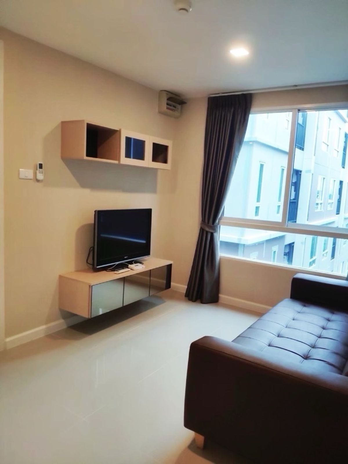 ให้เช่าคอนโดวิภาวดี ดอนเมือง หลักสี่ : 🔑 ห้องมุมว่างให้เช่า | JW Condo @ Donmuang

ขนาด 32 ตร.ม. ชั้น 6 | ราคาเพียง 9,000 บาท/เดือน