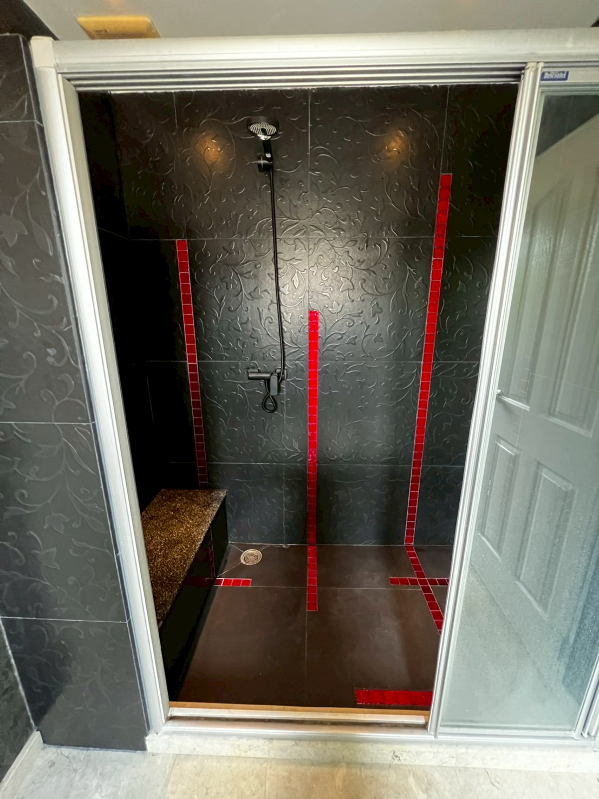 For RentHouseNonthaburi, Bang Yai, Bangbuathong : house 130 sq.wah, opposite Denla British (DBS), 4 bedrooms, 4 bathrooms, maid's room, fully furnished.