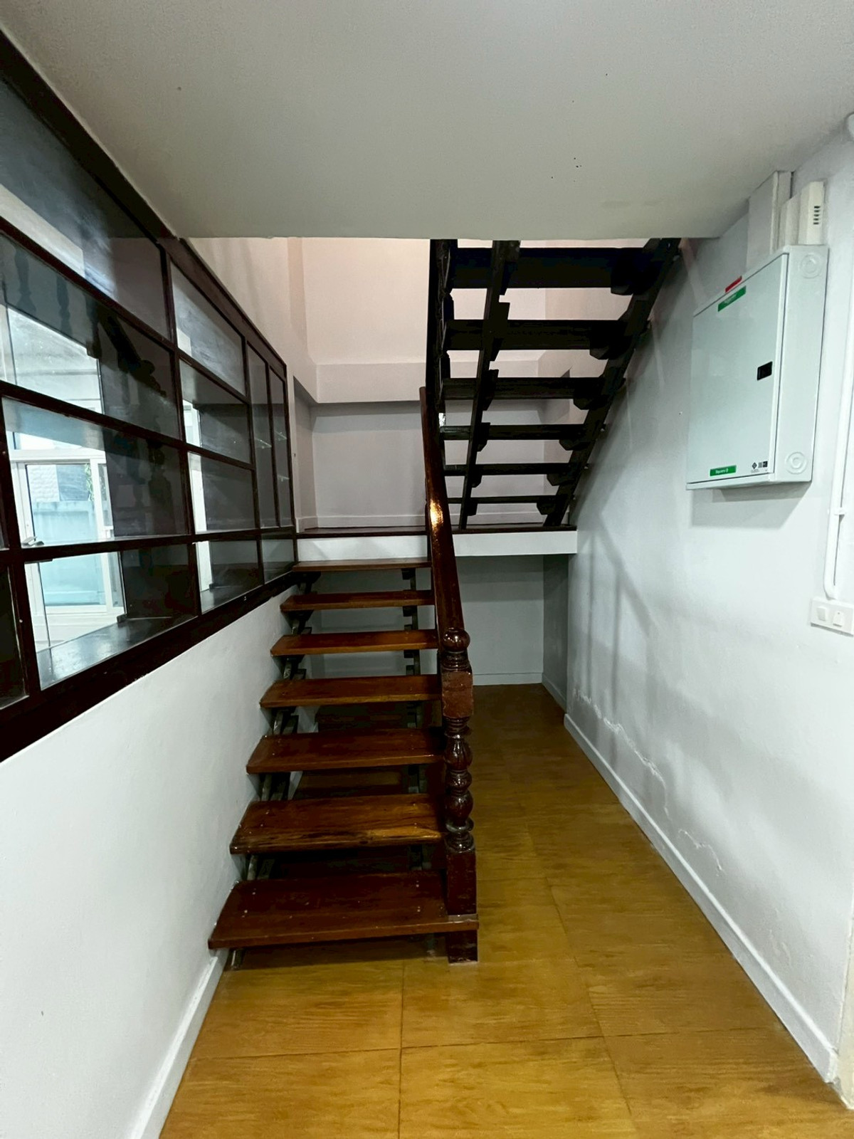 For RentHouseNonthaburi, Bang Yai, Bangbuathong : 5bedroom house, 91 sq.wa., near the BTS and Nonthaburi Government Center. Suitable for company registration.