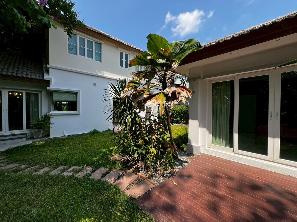 For RentHouseNonthaburi, Bang Yai, Bangbuathong : house 130 sq.wah, opposite Denla British (DBS), 4 bedrooms, 4 bathrooms, maid's room, fully furnished.