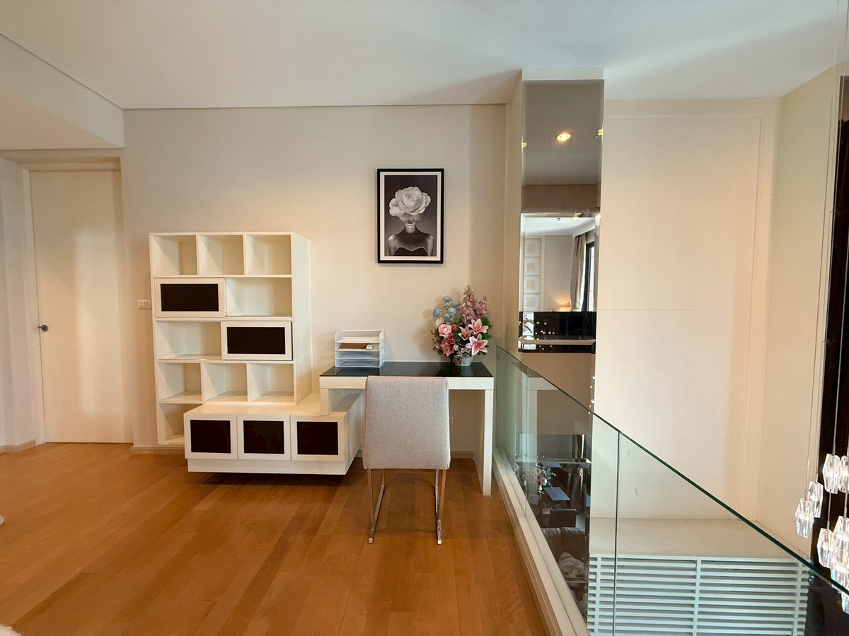 ให้เช่าคอนโดพระราม 9 เพชรบุรีตัดใหม่ RCA : เช่าด่วน! Villa Asoke 1ห้องนอน Duplex แต่งหรู เฟอร์ครบ ทำเล MRT เพชรบุรี