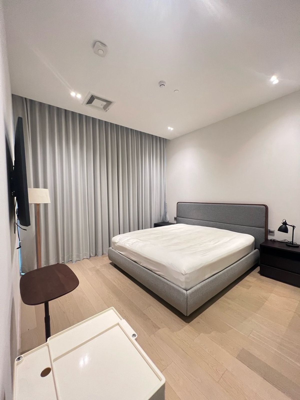 ให้เช่าคอนโดสุขุมวิท อโศก ทองหล่อ : RENT : THE STRAND THONGLOR