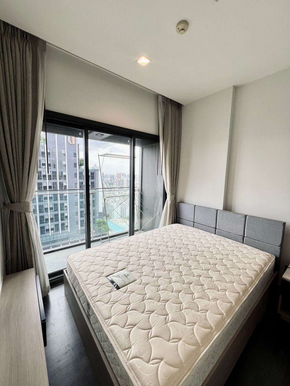 ให้เช่าคอนโดพระราม 9 เพชรบุรีตัดใหม่ RCA : ห้องที่ลูกค้าถามหาตลอดทั้งปี - Type : walk-in closet เพียง 22K/ month เท่านั้น - The Line Asoke- Ratchada ชั้น 33 วิวไม่บล็อค ห้องนี้คุ้มแน่นอน  