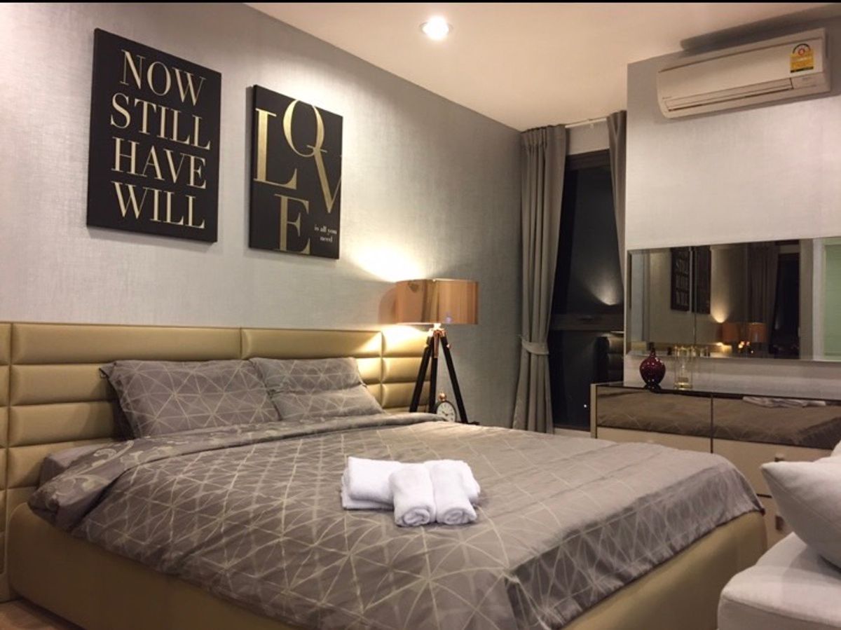 For RentCondoRatchathewi,Phayathai : Ideo Q Ratchathewi【𝐑𝐄𝐍𝐓】🔥 Fashionistas must love this room, it's chic, bright and has a great design🔥  Contact Line ID: @hacondo