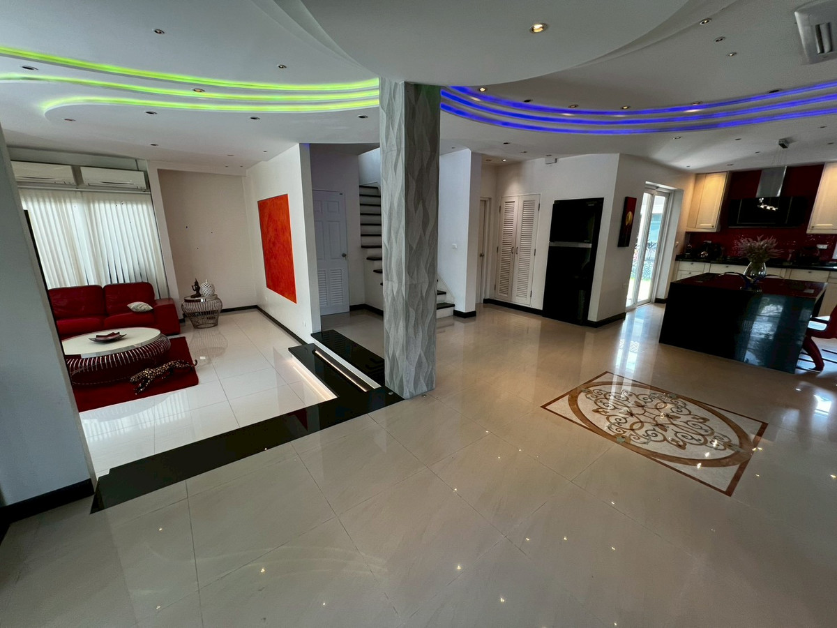 For RentHouseNonthaburi, Bang Yai, Bangbuathong : house 130 sq.wah, opposite Denla British (DBS), 4 bedrooms, 4 bathrooms, maid's room, fully furnished.