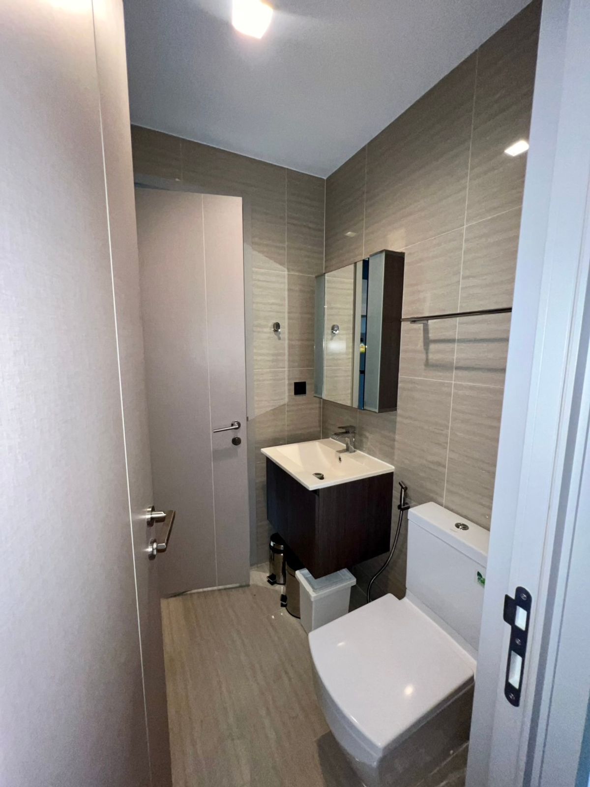 ให้เช่าคอนโดพระราม 9 เพชรบุรีตัดใหม่ RCA : ห้องที่ลูกค้าถามหาตลอดทั้งปี - Type : walk-in closet เพียง 22K/ month เท่านั้น - The Line Asoke- Ratchada ชั้น 33 วิวไม่บล็อค ห้องนี้คุ้มแน่นอน  