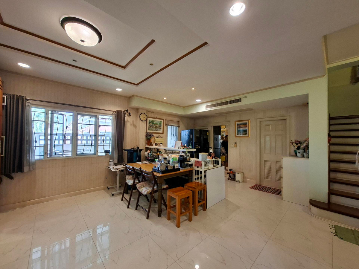 ขายบ้านลาดกระบัง สุวรรณภูมิ : ราคาดีที่สุด🔥บ้านเดี่ยว 133.5 ตร.วา✈️ ใกล้สุวรรณภูมิ 6 ห้องนอน 5 ห้องน้ำ🔥ถูกสุดในย่านนี้ สวยพร้อมอยู่ สนใจ 📞0994152664 , 0803696366