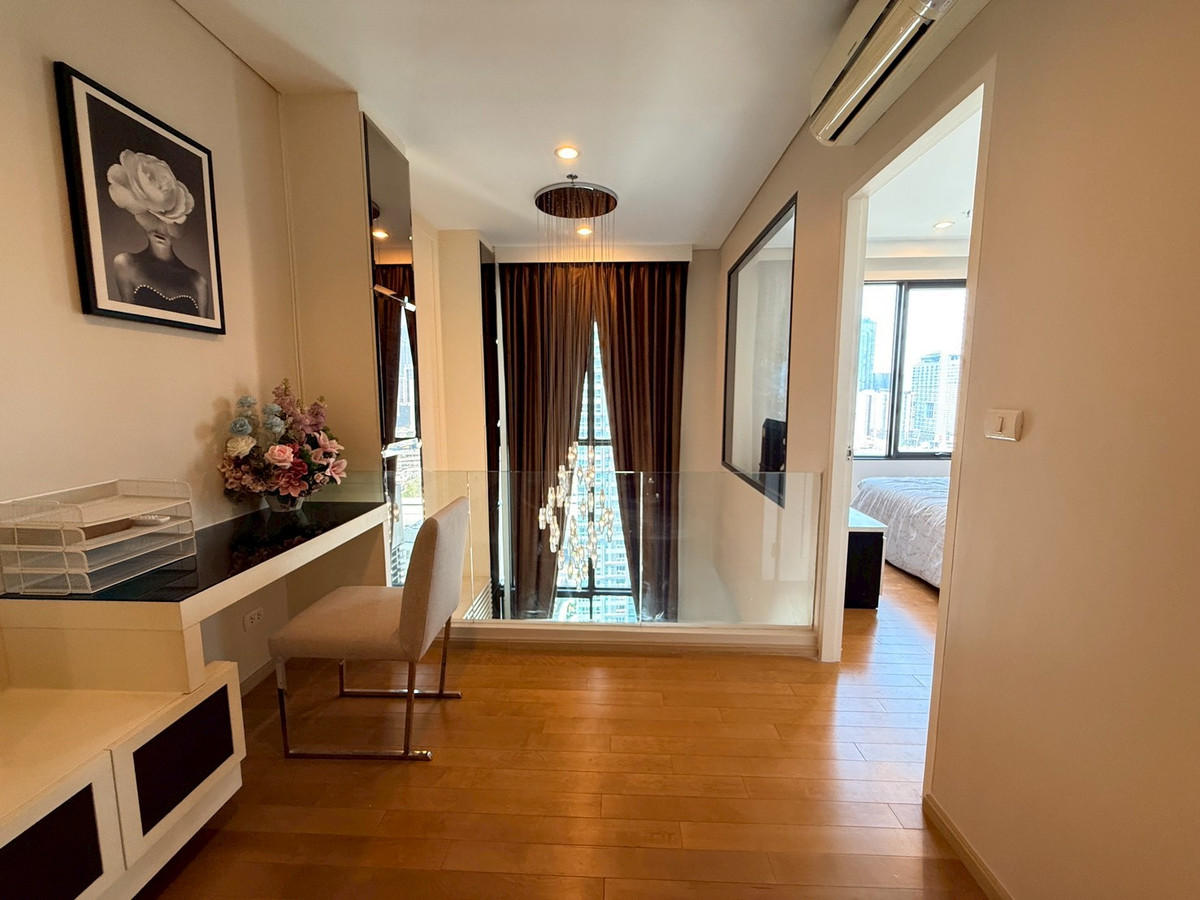 ให้เช่าคอนโดพระราม 9 เพชรบุรีตัดใหม่ RCA : เช่าด่วน! Villa Asoke 1ห้องนอน Duplex แต่งหรู เฟอร์ครบ ทำเล MRT เพชรบุรี