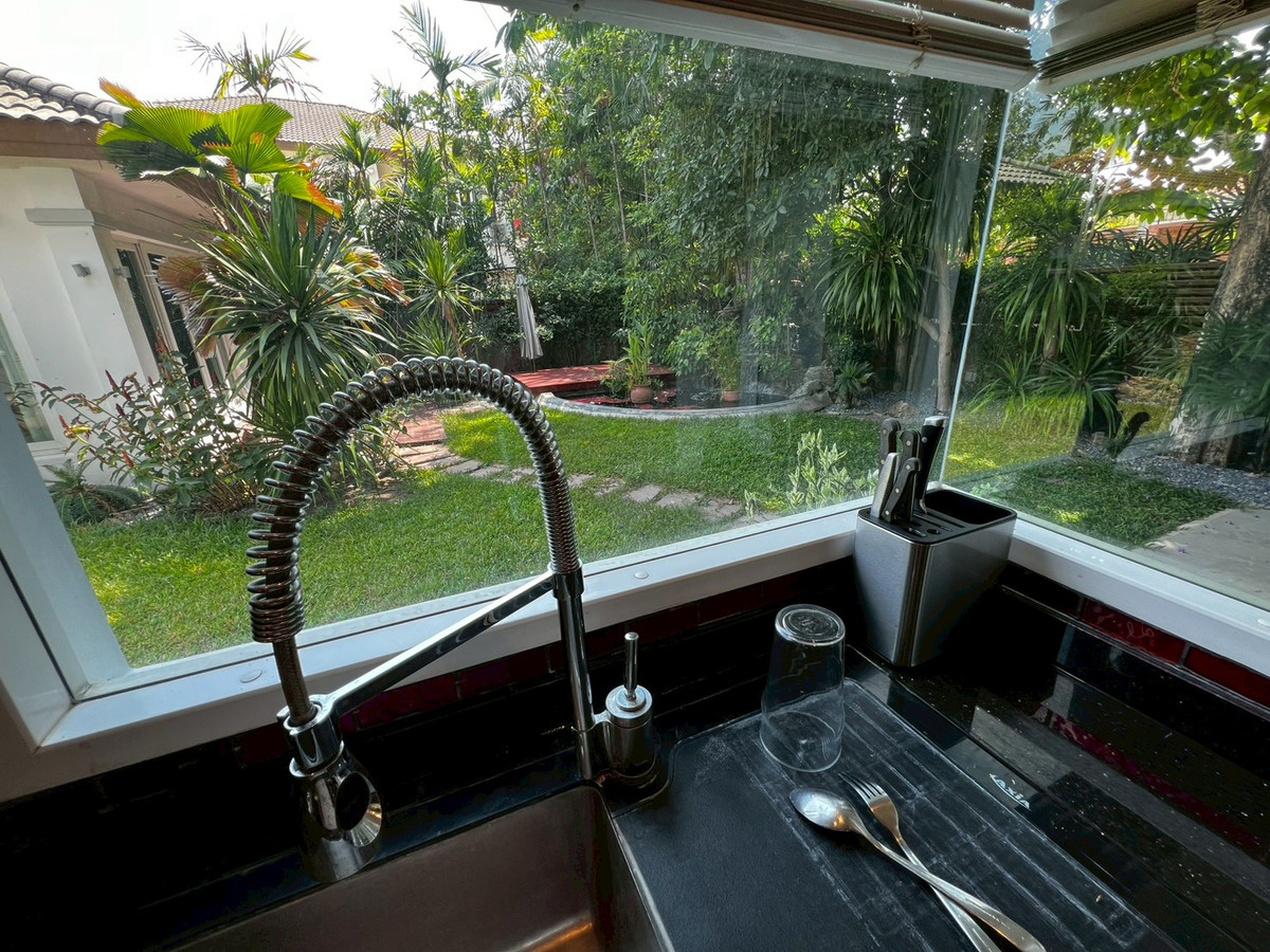 For RentHouseNonthaburi, Bang Yai, Bangbuathong : house 130 sq.wah, opposite Denla British (DBS), 4 bedrooms, 4 bathrooms, maid's room, fully furnished.