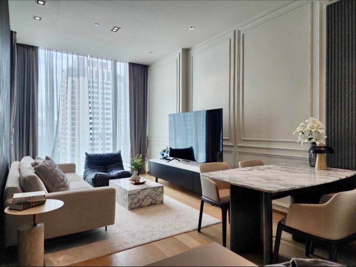 ให้เช่าคอนโดวิทยุ ชิดลม หลังสวน : ▲ 28 Chidlom with garden view ▲ 80 sq.m. | 99K | 2 Bedrooms 2 Bathrooms | Fully Furnished | 086-9299929 Punny