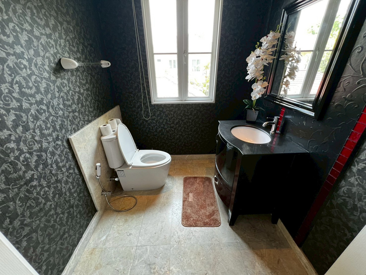 For RentHouseNonthaburi, Bang Yai, Bangbuathong : house 130 sq.wah, opposite Denla British (DBS), 4 bedrooms, 4 bathrooms, maid's room, fully furnished.