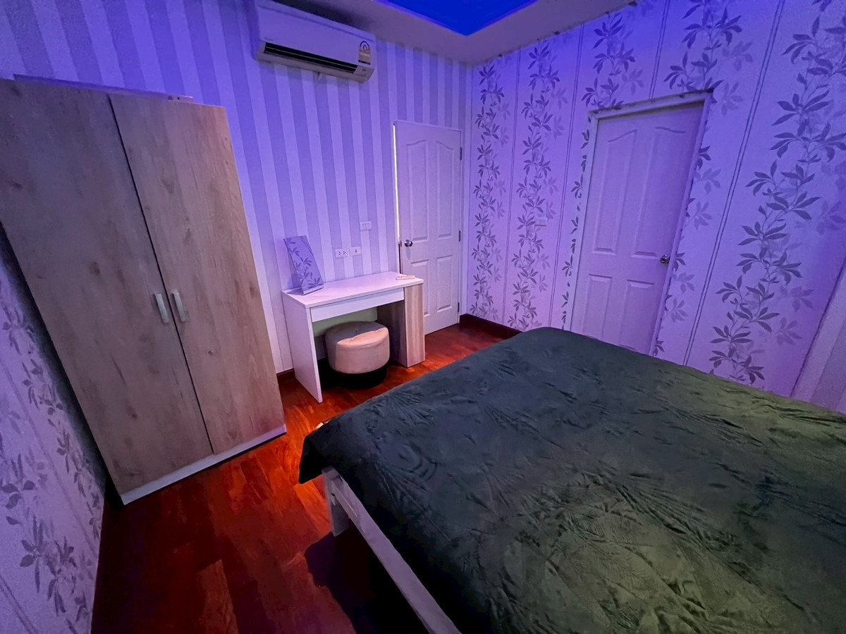 For RentHouseNonthaburi, Bang Yai, Bangbuathong : house 130 sq.wah, opposite Denla British (DBS), 4 bedrooms, 4 bathrooms, maid's room, fully furnished.