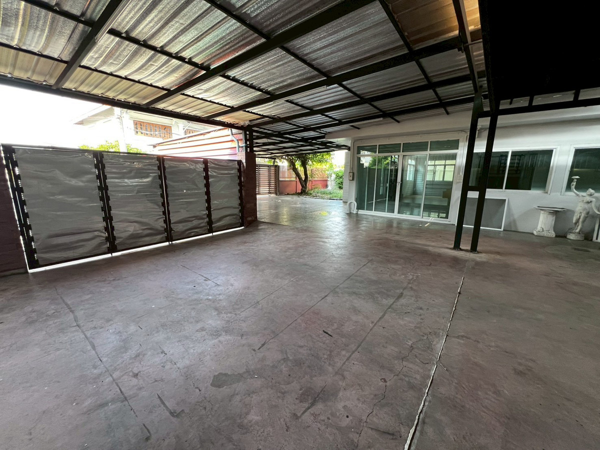 For RentHouseNonthaburi, Bang Yai, Bangbuathong : 5bedroom house, 91 sq.wa., near the BTS and Nonthaburi Government Center. Suitable for company registration.