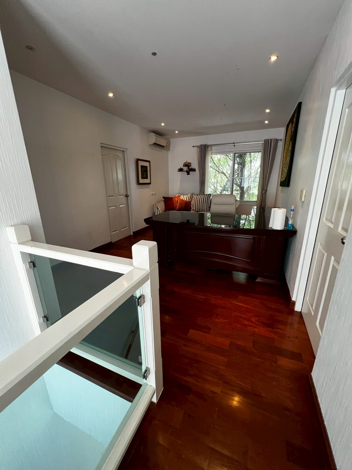 For RentHouseNonthaburi, Bang Yai, Bangbuathong : house 130 sq.wah, opposite Denla British (DBS), 4 bedrooms, 4 bathrooms, maid's room, fully furnished.