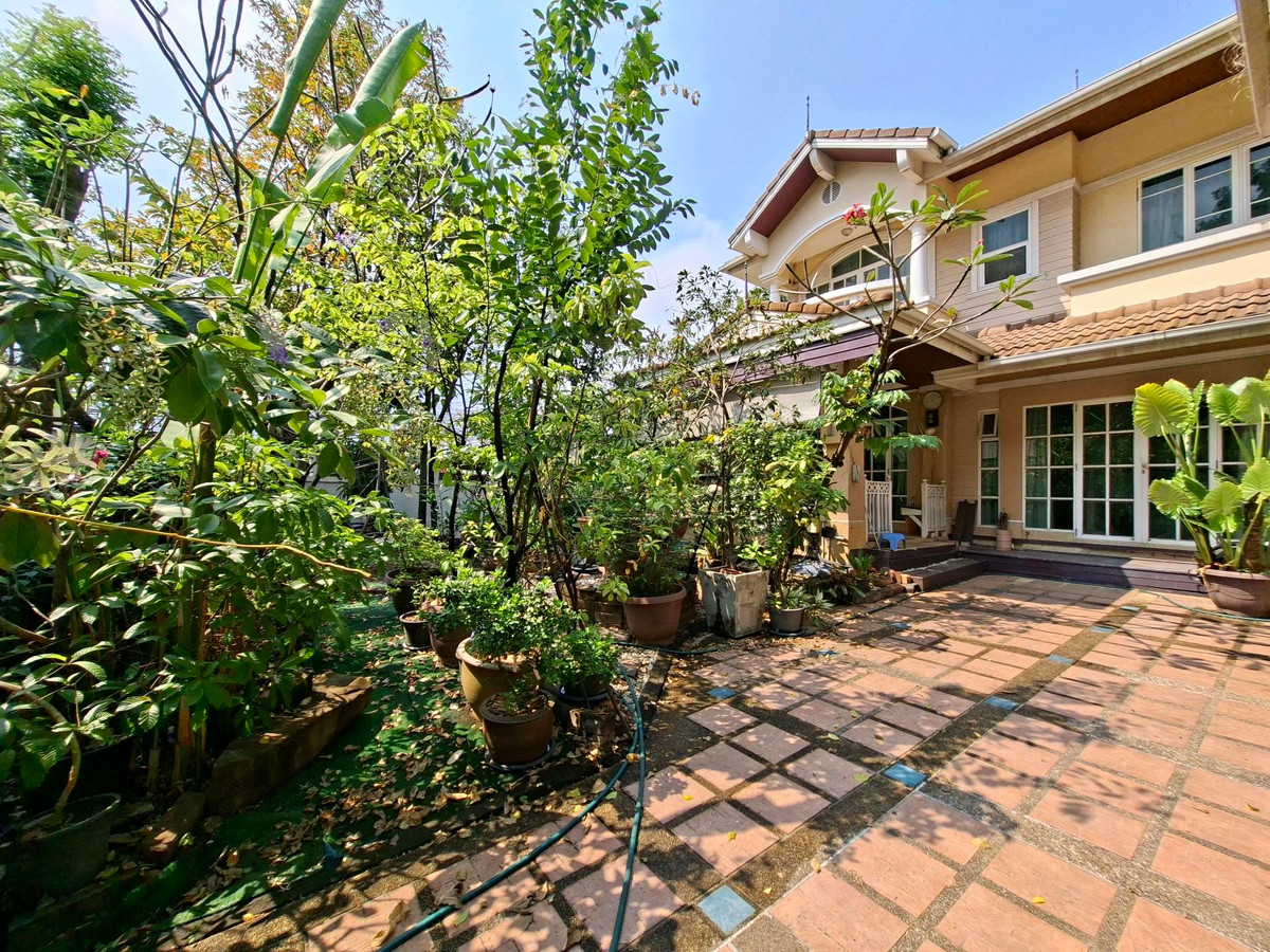 For SaleHouseLadkrabang, Suwannaphum Airport : 🔥 Looking for a BIG house? This one is a must-see! 🏡 Spacious Luxury Detached House–Corner Plot 133.5 sq.wah “Pattra Onnut–Outer Ring Village“ near Suvarnabhumi Airport, Bangna,Prawet📞0994152664