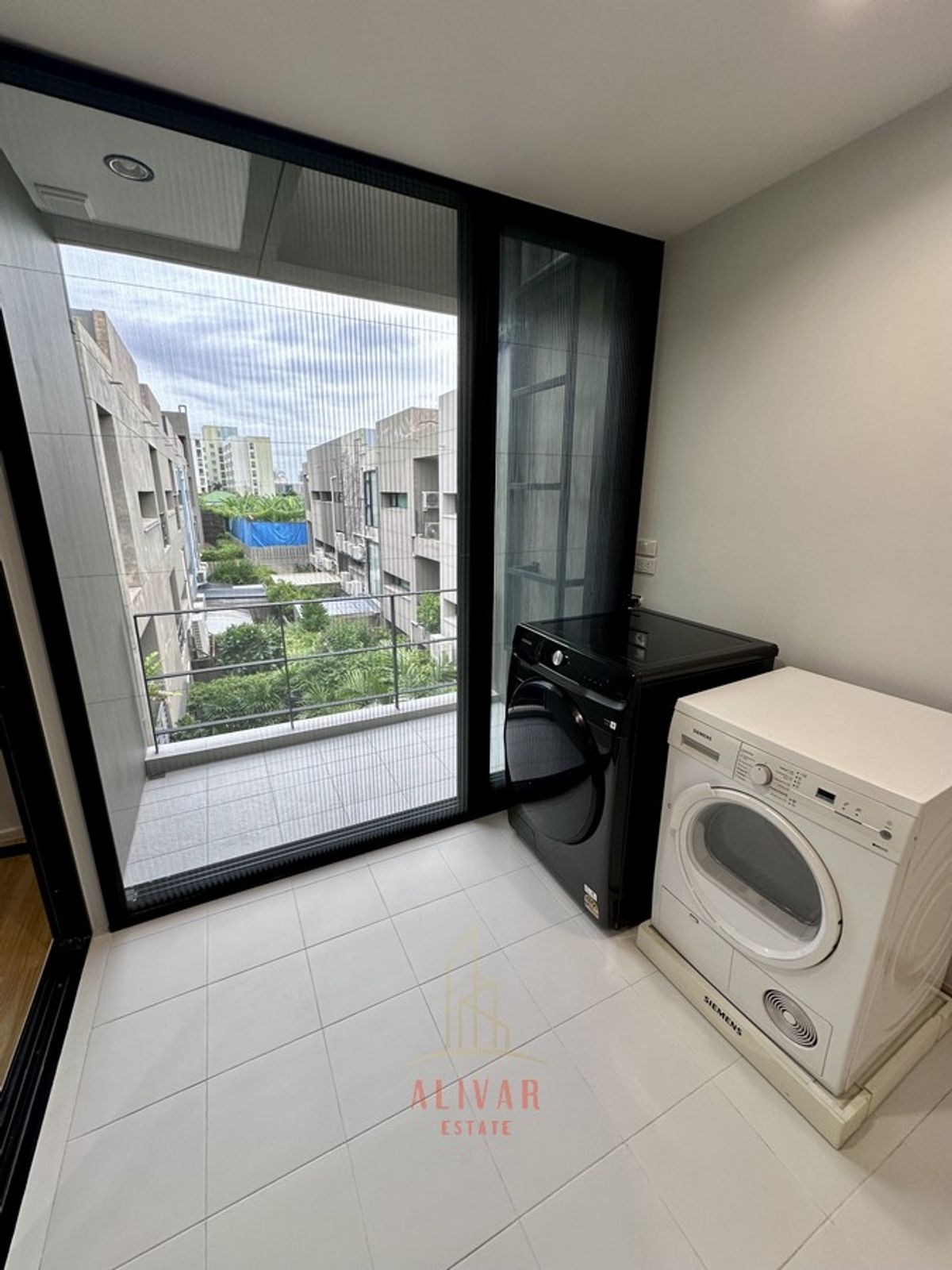 For RentTownhomePattanakan, Srinakarin : RH070225 For rent, 3-storey townhouse, 5 bedrooms, Noble Cube Phatthanakan