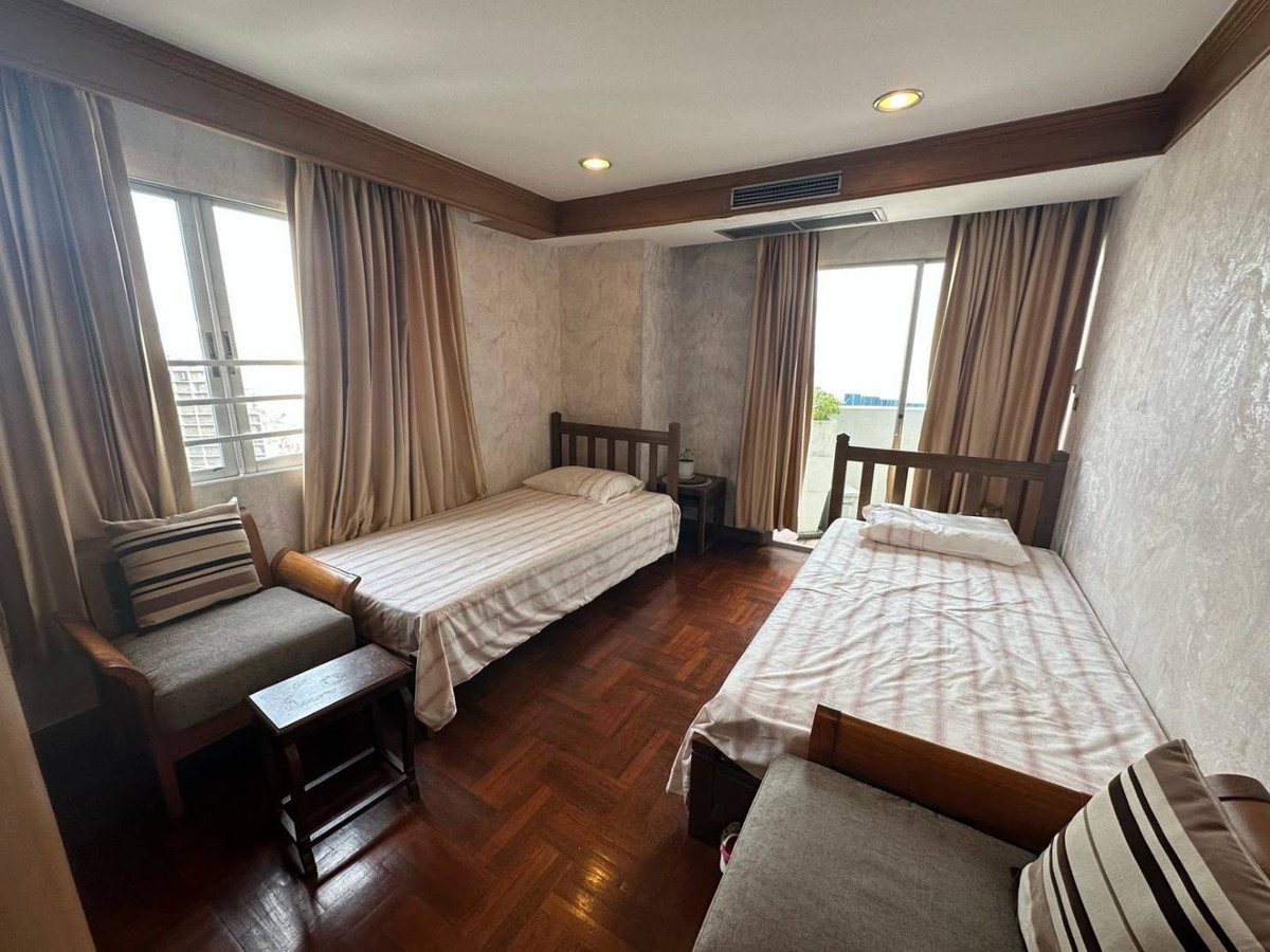 ให้เช่าคอนโดวิทยุ ชิดลม หลังสวน : - 2 ห้องนอน 2 ห้องน้ำ 1ห้องนั่งเล่น (เฟอร์นิเจอร์ครบ)
- ห้องขนาด 111.85 ตร.ม. 
- สัญญาขั้นต่ำ 6 เดือนขึ้นไป 
- มัดจำ 2 เดือน ล่วงหน้า 1 เดือน  
- ค่าเช่า 35,000 บาท/เดือน  ต่อรองได้
- ใกล้ห้างเซ็นทรัลเอ็มบาสซี่ , BTS เพลินจิต 850 เมตร