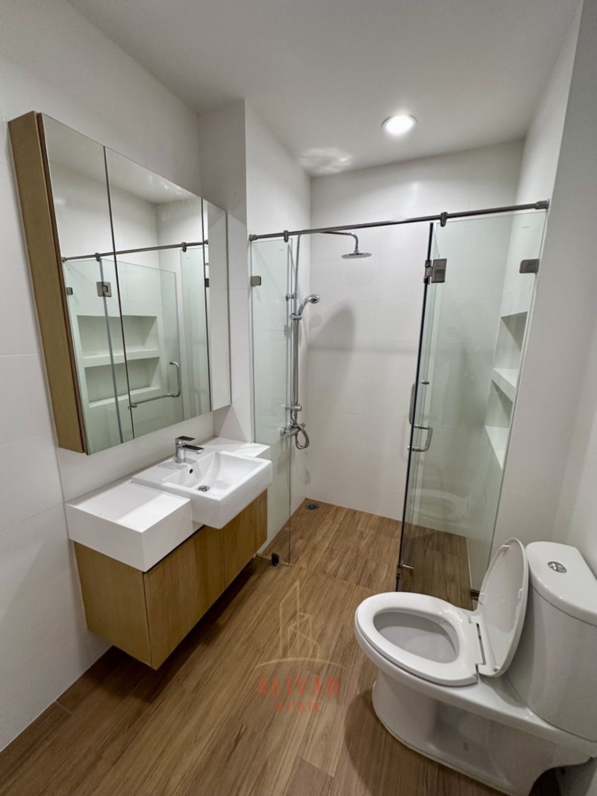 For RentTownhomePattanakan, Srinakarin : RH070225 For rent, 3-storey townhouse, 5 bedrooms, Noble Cube Phatthanakan