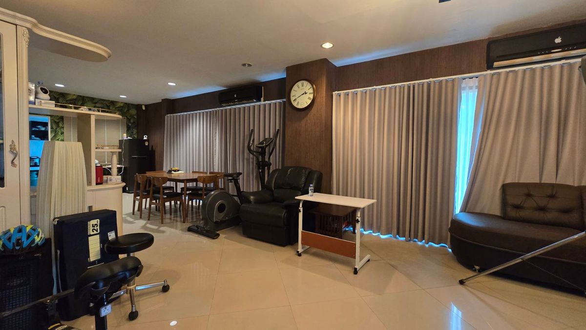 ขายทาวน์โฮมลาดกระบัง สุวรรณภูมิ : หมู่บ้านสิตานัน สุวรรณภูมิ ทาวน์โฮม 3 ชั้น หลังมุม  จำนวนชั้น 3 ชั้น  ขนาด 47.6 ตารางวา